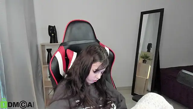 Este Glen online show from 03.13.25