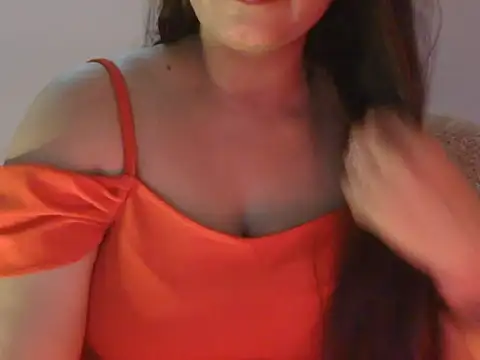 Snapshot of diva-22 chatting on 06.19.26 diva-22 online show from 06.19.26