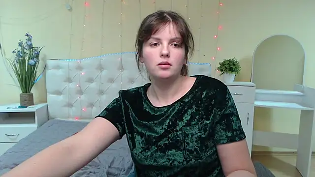 Snapshot of StaceyLex chatting on 02.04.25 StaceyLex online show from 02.04.25