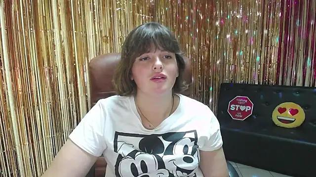 Snapshot of StaceyLex chatting on 09.19.25 StaceyLex online show from 09.19.25