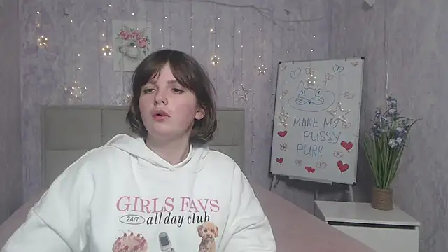 Snapshot of StaceyLex chatting on 10.14.25 StaceyLex online show from 10.14.25