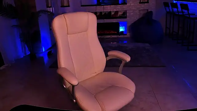 LisaElfy online show from 02.18.25