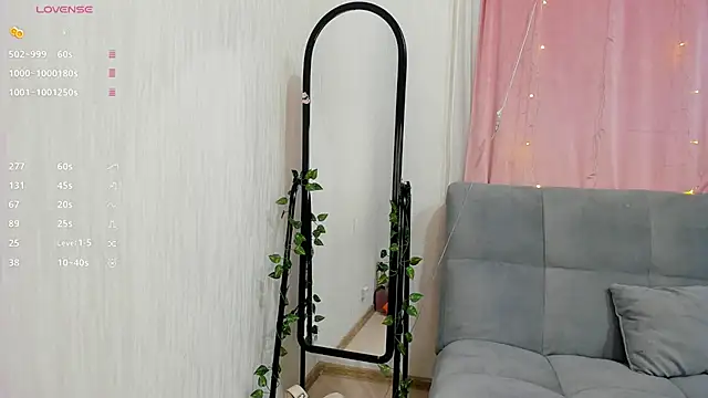 Snapshot of LinaCristonsen chatting on 01.30.25 LinaCristonsen online show from 01.30.25