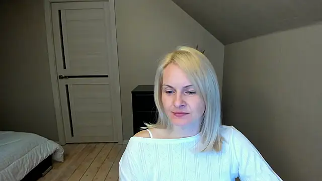 Alicee Gracee online show from 02.14.25