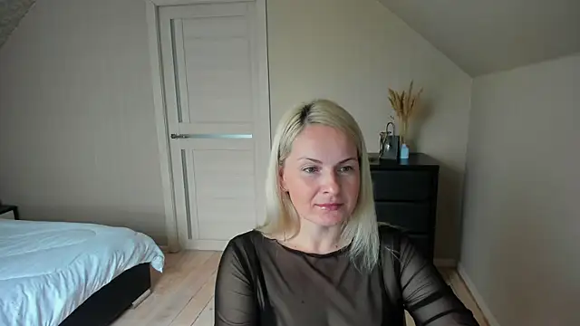 Alicee Gracee online show from 10.31.25