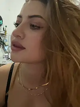 Snapshot of cristal-evanns chatting on 05.31.26 cristal-evanns online show from 05.31.26