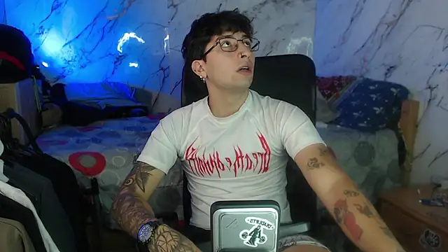 Snapshot of Dereck_Dickson chatting on 02.06.26 Dereck Dickson online show from 02.06.26