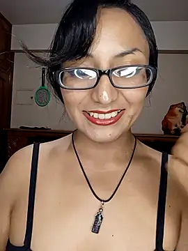 Lucy Chery online show from 01.08.26