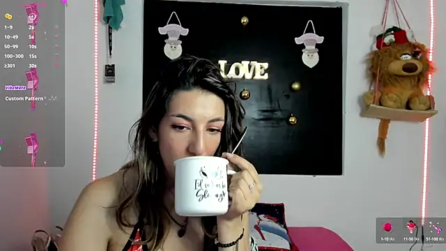 Snapshot of queen-natty chatting on 12.05.24 queen-natty online show from 12.05.24