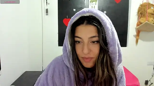 Snapshot of queen-natty chatting on 01.14.25 queen-natty online show from 01.14.25