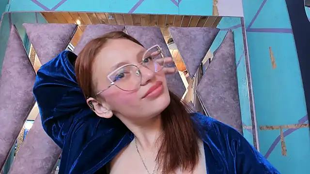 Snapshot of LARICSABLUE chatting on 01.17.25 LARICSABLUE online show from 01.17.25