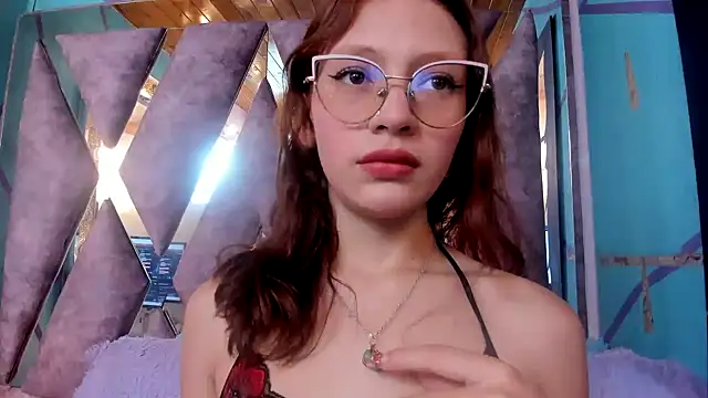 Snapshot of LARICSABLUE chatting on 02.23.25 LARICSABLUE online show from 02.23.25