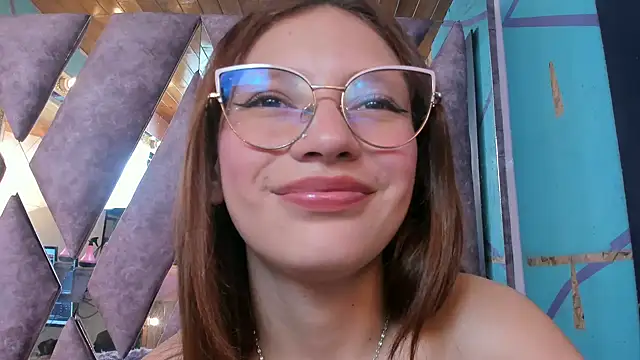 Snapshot of LARICSABLUE chatting on 03.12.25 LARICSABLUE online show from 03.12.25