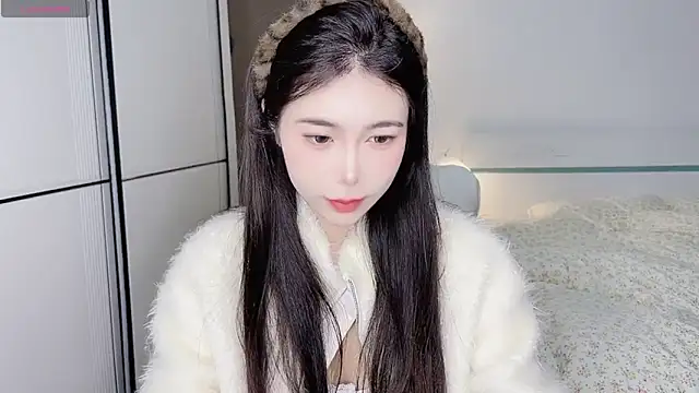 Snapshot of White-Star chatting on 01.12.25 White-Star online show from 01.12.25