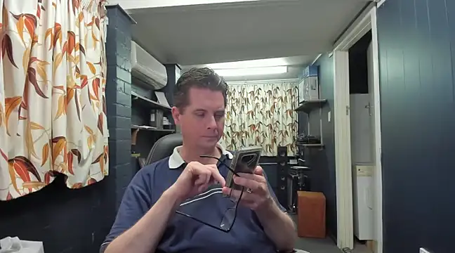 tilobinder online show from 12.03.24