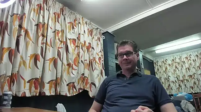 tilobinder online show from 01.10.25