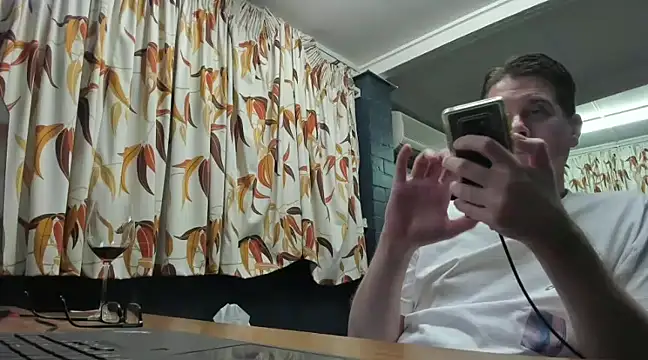 tilobinder online show from 01.11.25