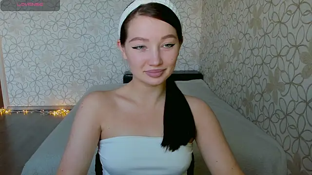 Snapshot of Lissa_Cristal chatting on 05.24.26 Lissa Cristal online show from 05.24.26