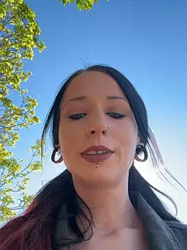 MissMidnightUK online show from 04.30.26
