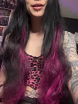 MissMidnightUK online show from 05.19.26