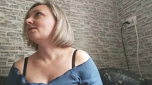 EdithManning online show from 03.10.25