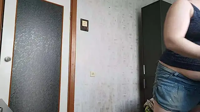 Snapshot of EdithManning chatting on 06.14.26 EdithManning online show from 06.14.26
