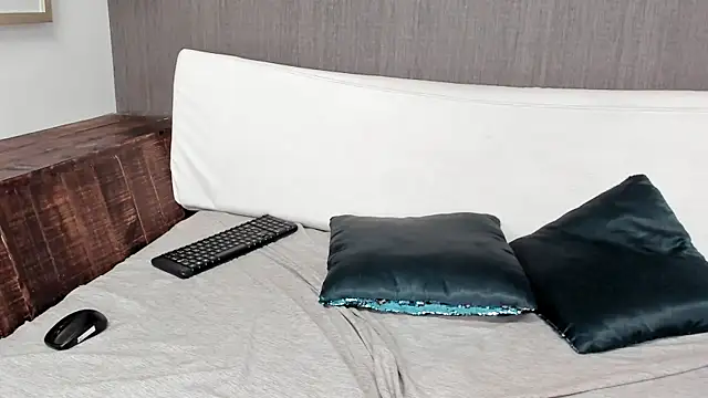 DRACARYSS  online show from 12.23.24