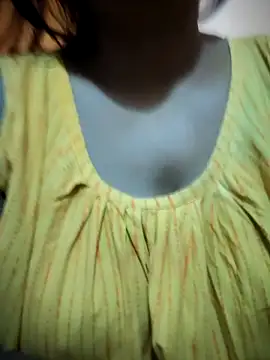 Snapshot of Hot-Anuska chatting on 10.23.25 Hot-Anuska online show from 10.23.25