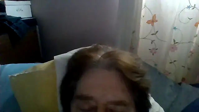 Snapshot of frankie7inch chatting on 05.26.26 frankie7inch online show from 05.26.26