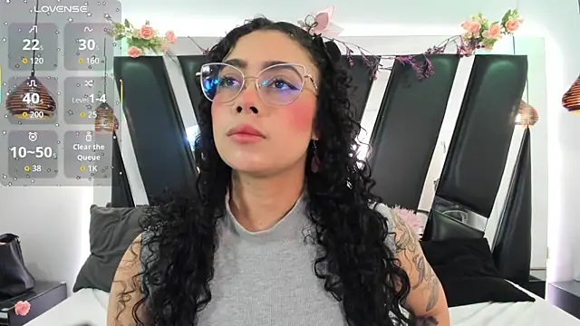 Snapshot of antonelllepiercee chatting on 02.05.26 antonelllepiercee online show from 02.05.26