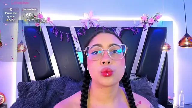 Snapshot of antonelllepiercee chatting on 02.17.26 antonelllepiercee online show from 02.17.26