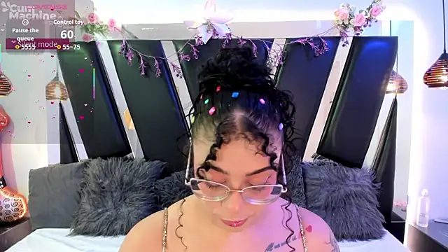 Snapshot of antonelllepiercee chatting on 02.19.26 antonelllepiercee online show from 02.19.26