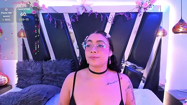 Snapshot of antonelllepiercee chatting on 02.21.26 antonelllepiercee online show from 02.21.26