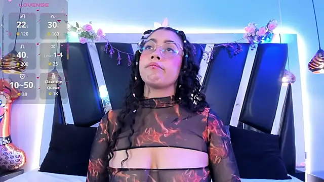 Snapshot of antonelllepiercee chatting on 02.25.26 antonelllepiercee online show from 02.25.26