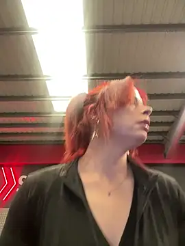 Snapshot of livelovelanaUk chatting on 01.10.25 livelovelanaUk online show from 01.10.25