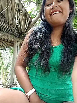 Snapshot of Karol-kamila19 chatting on 12.13.24 Karol-kamila19 online show from 12.13.24