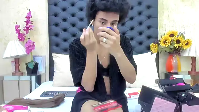 NahomiWhitel online show from 09.26.25