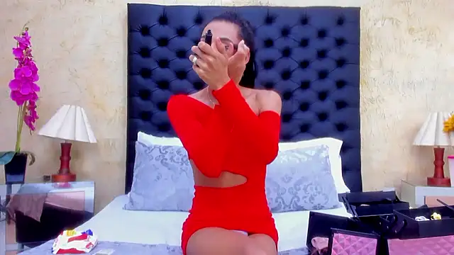 NahomiWhitel online show from 01.14.26