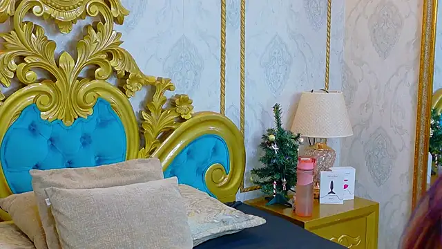 LucyLeah online show from 12.18.25