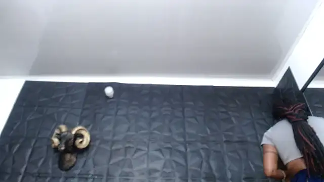 Hanna Fox 69 online show from 12.15.25