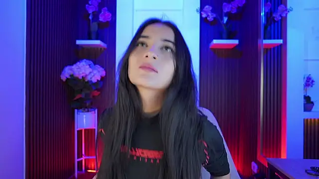 Snapshot of CattleyaScaly chatting on 10.18.25 CattleyaScaly online show from 10.18.25