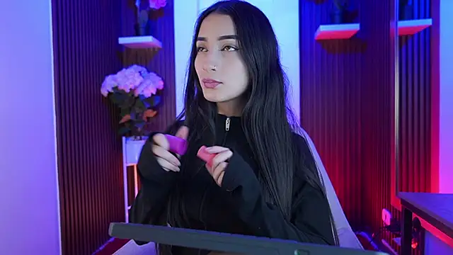 Snapshot of CattleyaScaly chatting on 10.21.25 CattleyaScaly online show from 10.21.25