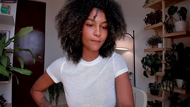 Snapshot of Johaphyton chatting on 12.24.24 Johaphyton online show from 12.24.24