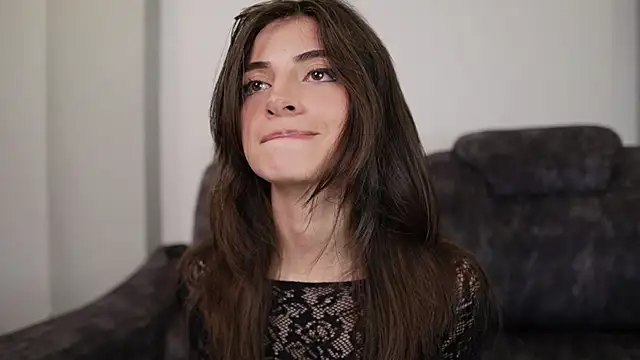 Snapshot of Megga_Bluee chatting on 10.01.25 Megga Bluee online show from 10.01.25