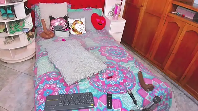 larafoxter online show from 03.21.26