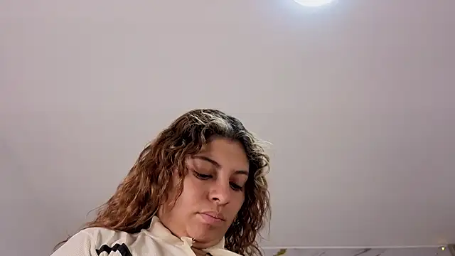 Snapshot of agatha_97_ chatting on 02.25.26 agatha 97 online show from 02.25.26