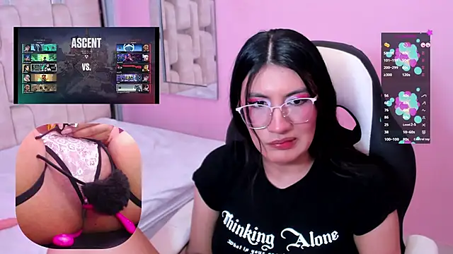 Snapshot of MiaVoss chatting on 01.17.25 MiaVoss online show from 01.17.25