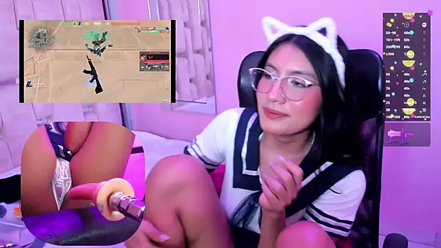 Snapshot of MiaVoss chatting on 01.21.25 MiaVoss online show from 01.21.25