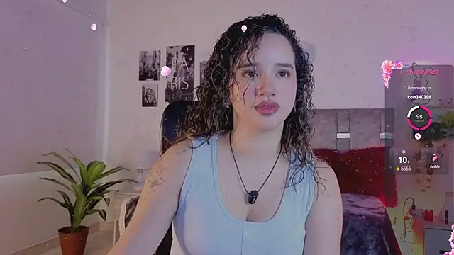 Snapshot of emilyrouxe chatting on 07.13.26 emilyrouxe online show from 07.13.26