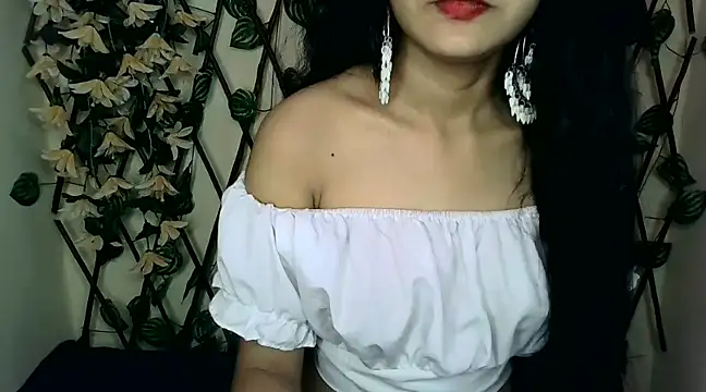 SUZY FROMUS online show from 02.02.25